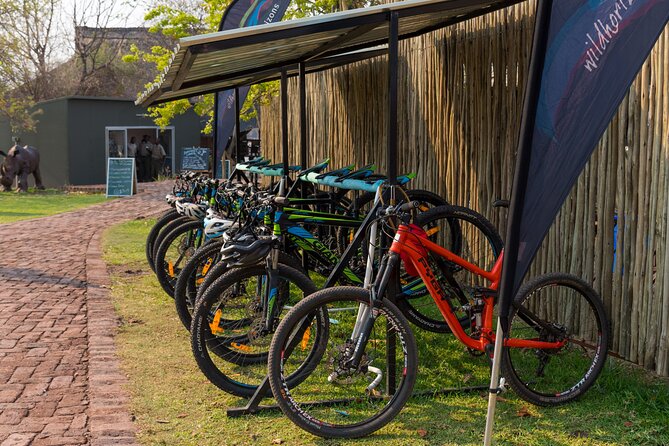 2 Hours Bike Tour In Victoria Falls - Victoria Falls town and the local craft market