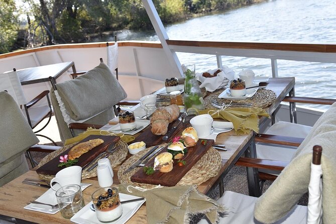 3 Days in Victoria Falls & Chobe National Park Combo - A 12-minute helicopter flight that puts the Falls together
