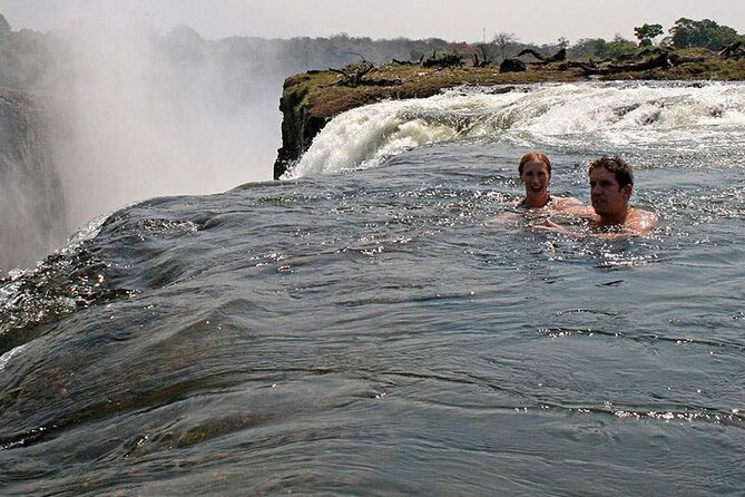 Cataract Island Pools - Sitting at the edge and taking photographs