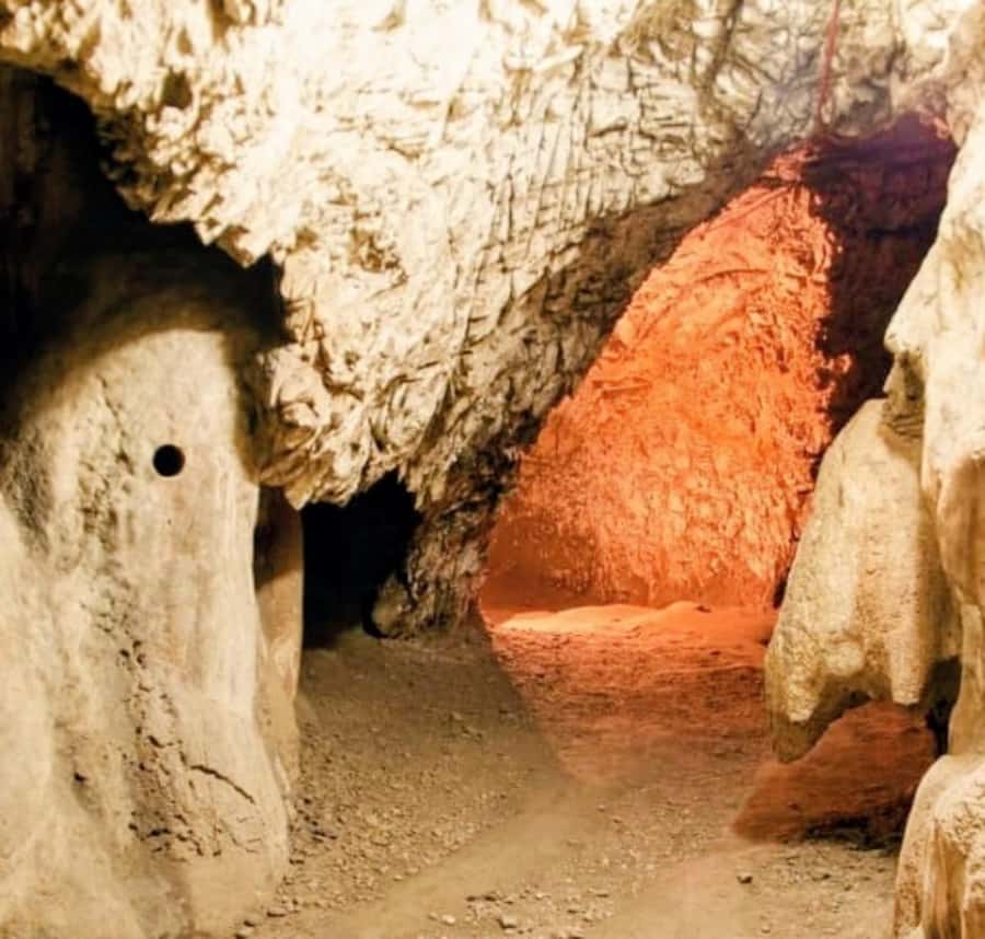 Chinhoyi Caves : Zimbabwe Explorers !! - The road to Mashonaland West adds context