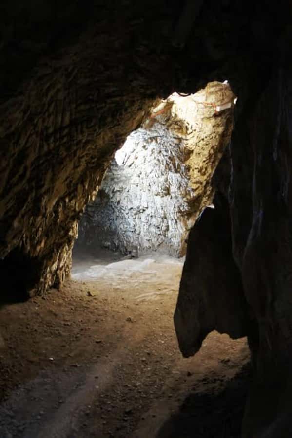 Chinhoyi Caves : Zimbabwe Explorers !! - The Wonder Hole is the moment to slow down