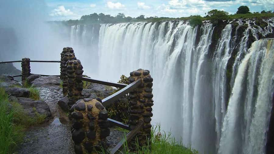 From Kasane: Victoria Falls Day Trip (Zimbabwe side) - Seeing Devil’s Cataract and the main viewpoints