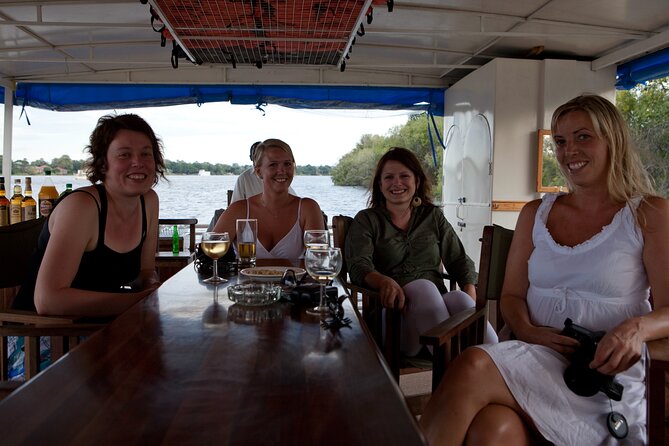 Guided Falls Tour & Zambezi River Cruise Combo - Who will enjoy this most