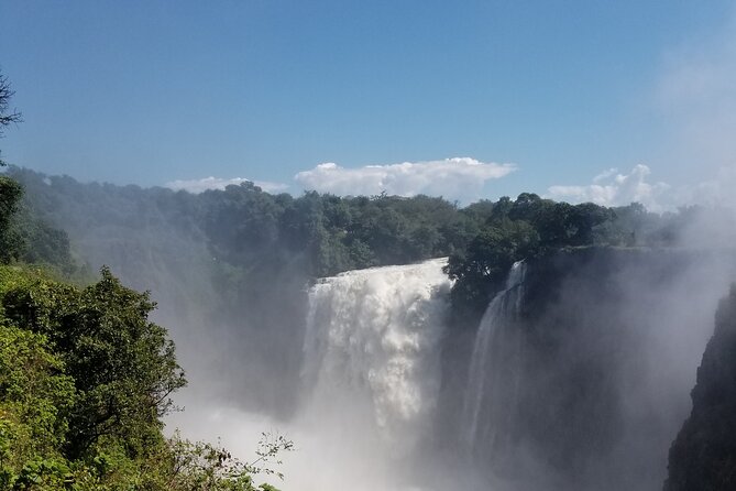 Guided Falls Tour & Zambezi River Cruise Combo - Day one: arriving at the Zambezi River