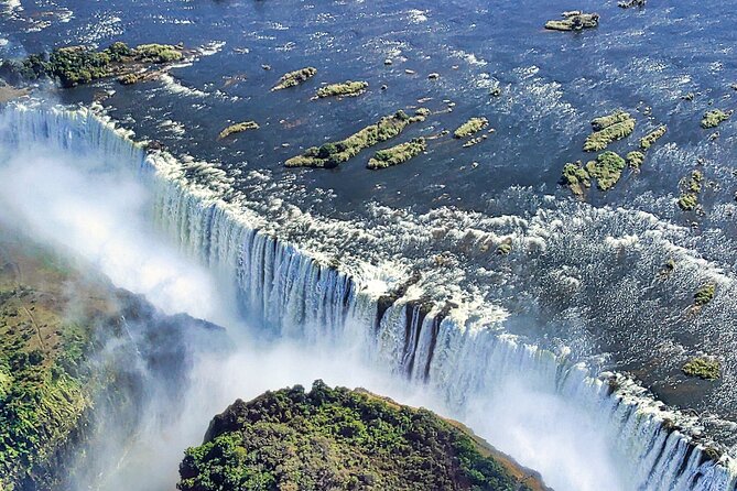 Guided Tour of the Falls (ZIM side) Wildlife Safari, by Savannah - The park entrance delay you should plan around