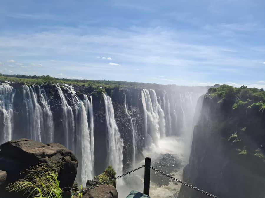 Guided tour of Victoria Falls and safari in Chobe Park - What this Victoria Falls and Chobe combination offers