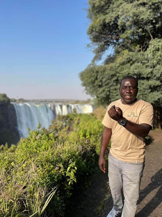 Guided Walking Tour to Victoria Falls - Starting with a prompt hotel pickup