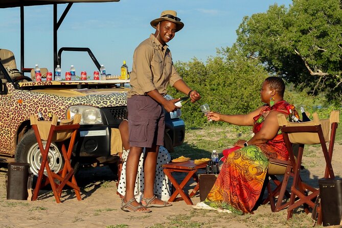 Prime Safari Game Drive with Gin Tonic and Amarula break - Why the Vintage Setup Matters