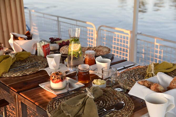 Private Sunrise Cruise on the Zambezi River - Birdwatching with a captain who knows the river