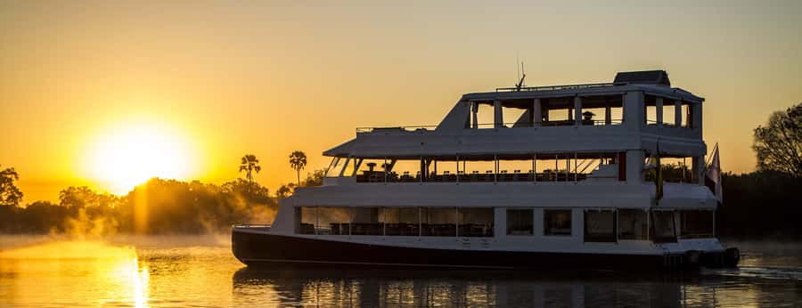 Victoria Falls and Zimbabwe: Scenic day Tour & Sunset Cruise - Lunch above Batoka Gorge at 120 meters