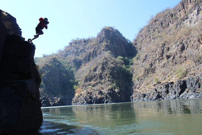 Victoria Falls Family Friendly Rafting on the Zambezi River - Age, confidence, and who should book