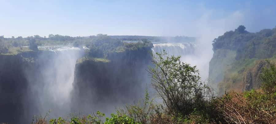 Victoria Falls: Guided tour by local guides - From the baobabs to the rainforest