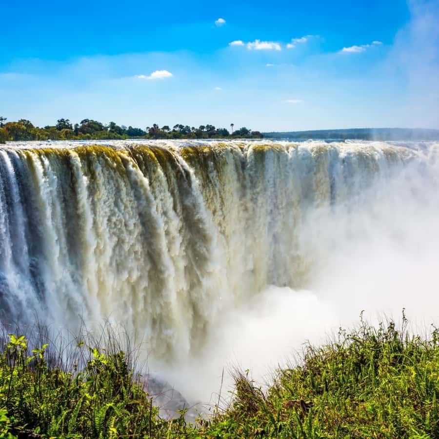 Victoria Falls: Guided Tour of Falls Zimbabwe & Zambia combo - Accessibility and physical comfort