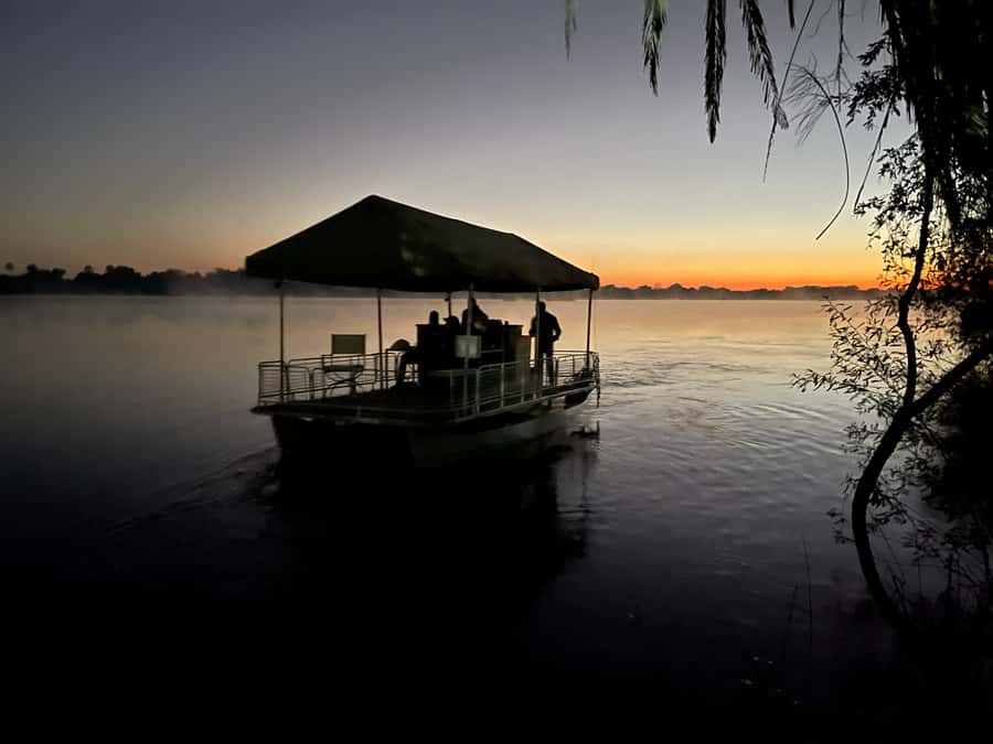 Victoria Falls: Private Sunrise Cruise with Breakfast - The private format and what it changes