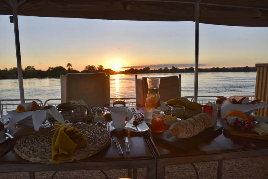 Victoria Falls: Private Sunrise Cruise with Breakfast - Booking details that matter on the morning