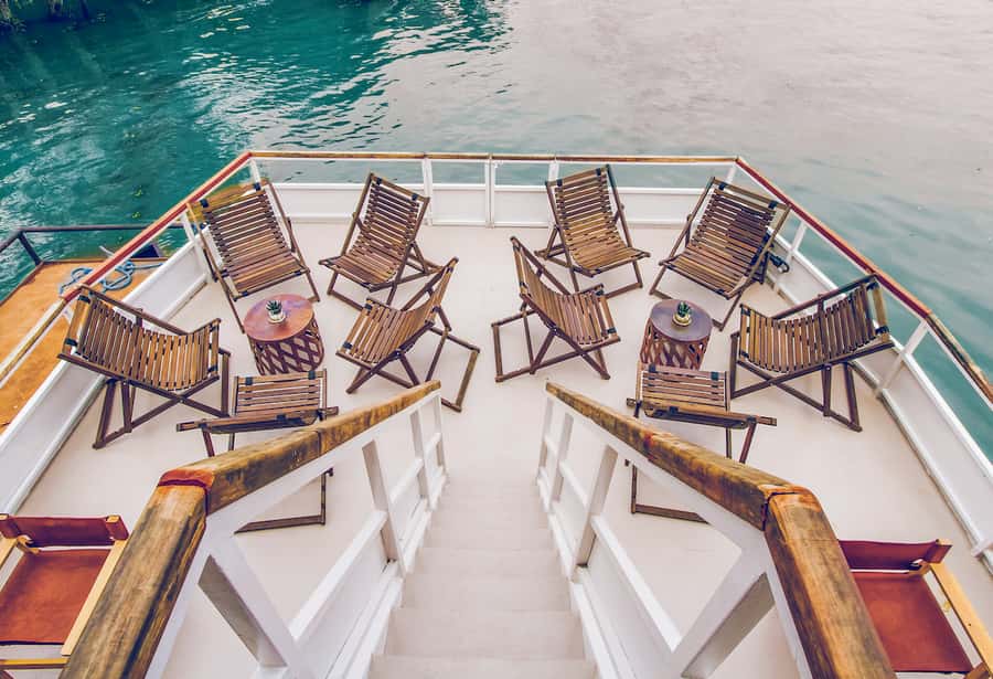 Victoria Falls Scenic Guided Tour with Sunset Boat Cruise - Who should book this experience
