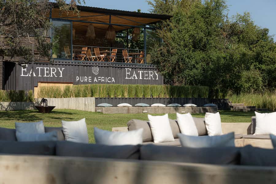 Victoria Falls: The Eatery Dinner Experience - What the two-hour dinner feels like