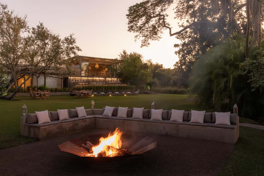 Victoria Falls: The Eatery Dinner Experience - Lantern light, lawns, and an African night sky
