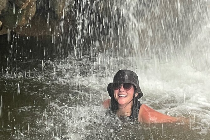 Victoria Falls Zimbabwe - Batoka Gorge Hike and Bush Picnic - A friendly guide can make the rough track easier