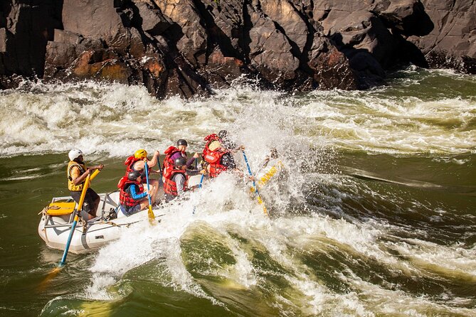 Whitewater Rafting on the Zambezi River from Victoria Falls - How the seasons change the rafting