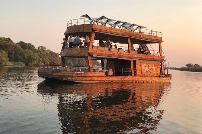 Zimbabwe Luxury Safari 6 Nights Fly in - Mana Pools and Lake Kariba provide the wildlife focus