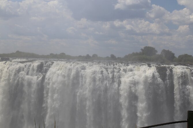 Zimbabwe & Zambia side Private Guided Tour of the Falls - Timing your expectations around the weather
